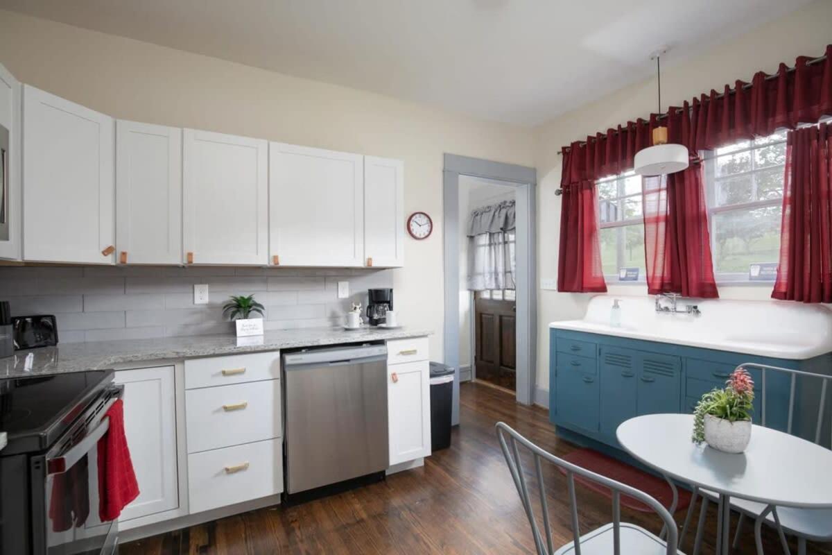 East Lake Stunner-Located At The Foot Of The Ruffner Mountains Μπέρμινχαμ Εξωτερικό φωτογραφία